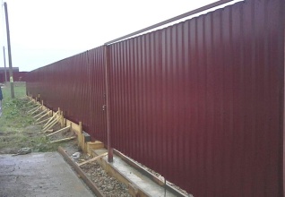 Забор из профнастила на ленточном фундаменте 96 метров